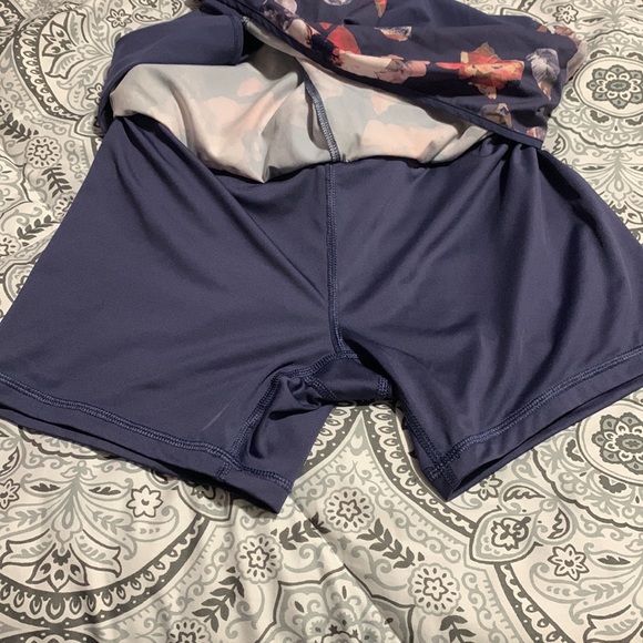 Apana athletic shorts - Picture 3 of 3